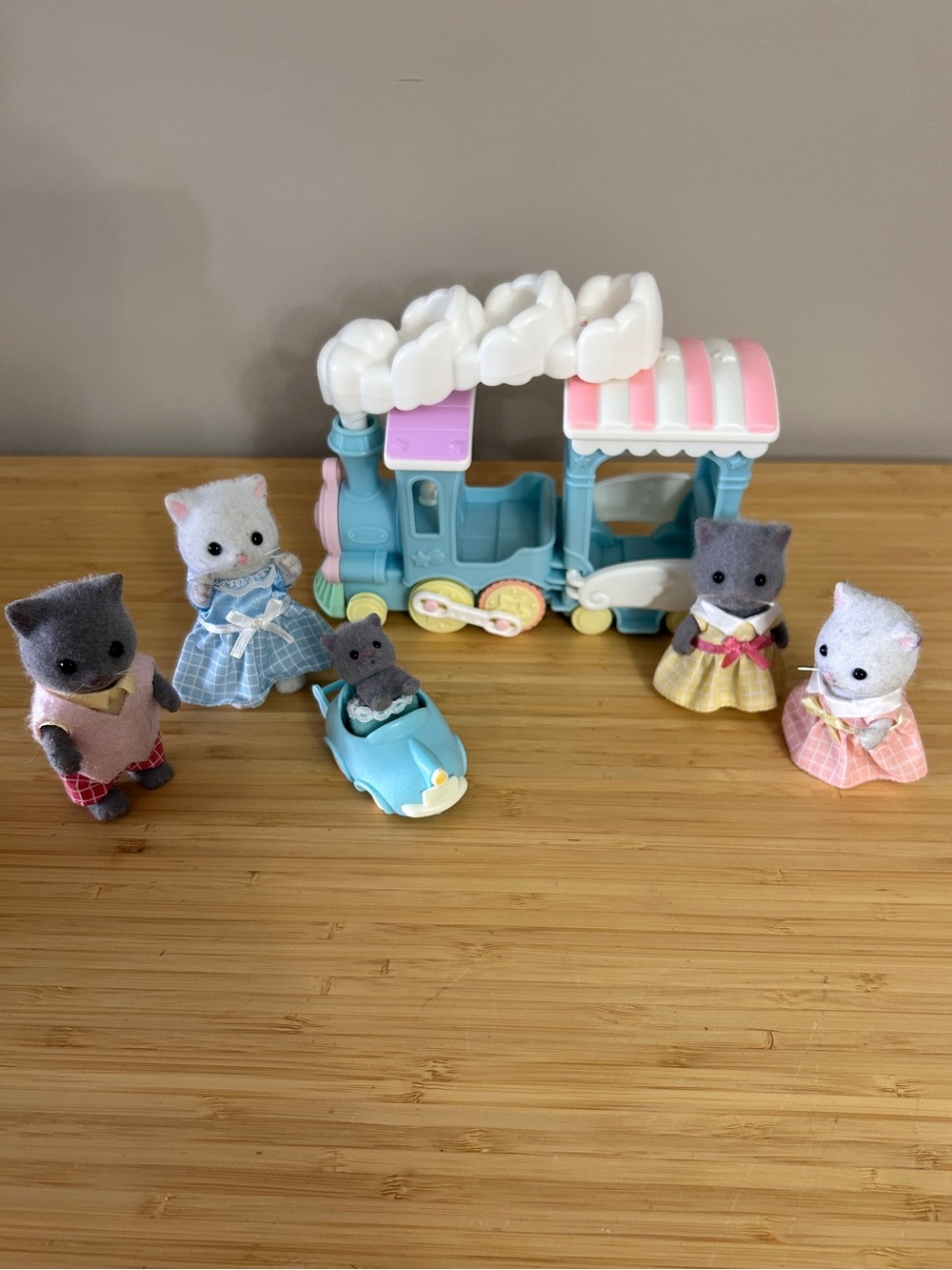 Sylvanian Families Calico Critters Cat Family Train Set w/ 5 Figures & Car